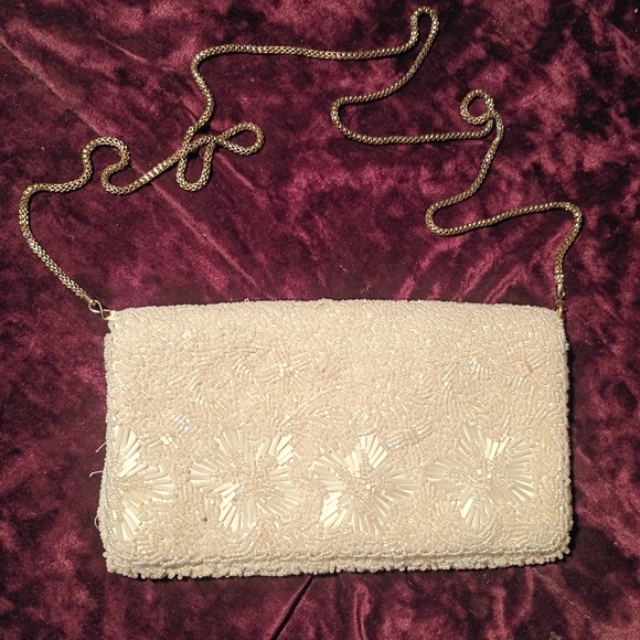 Source Unknown Handbags - Vintage 1980s Elegant Cream Beaded Clutch